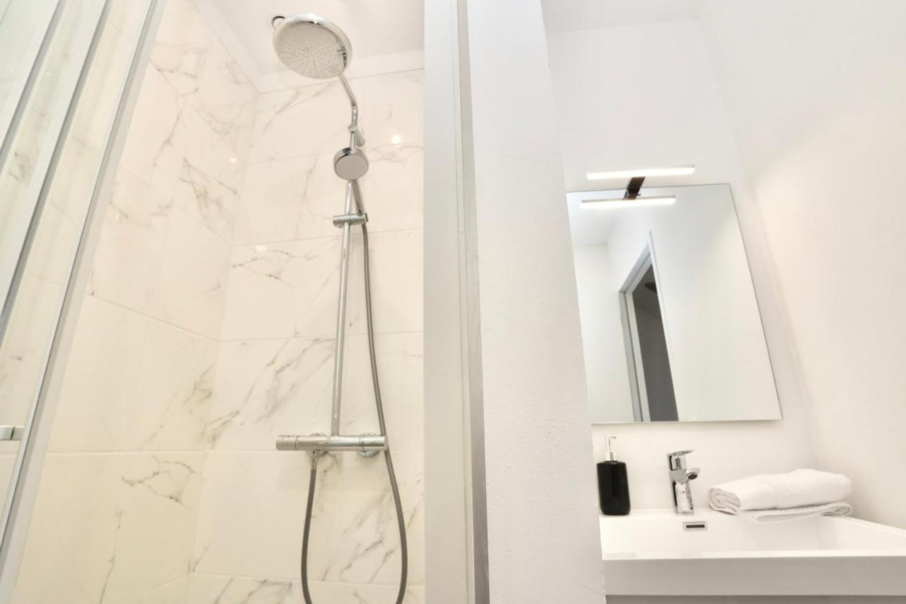 Napoleon Gare 8 T2 Dernier Etage Bylocly Appartement